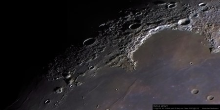 Sinus Iridum color