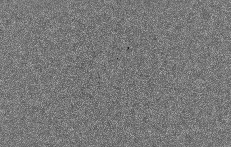 AR2748 whitelight bw.jpg